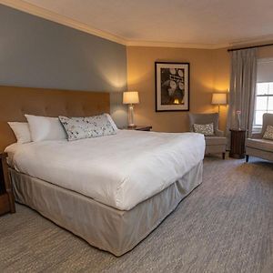 Tradition Queen Room